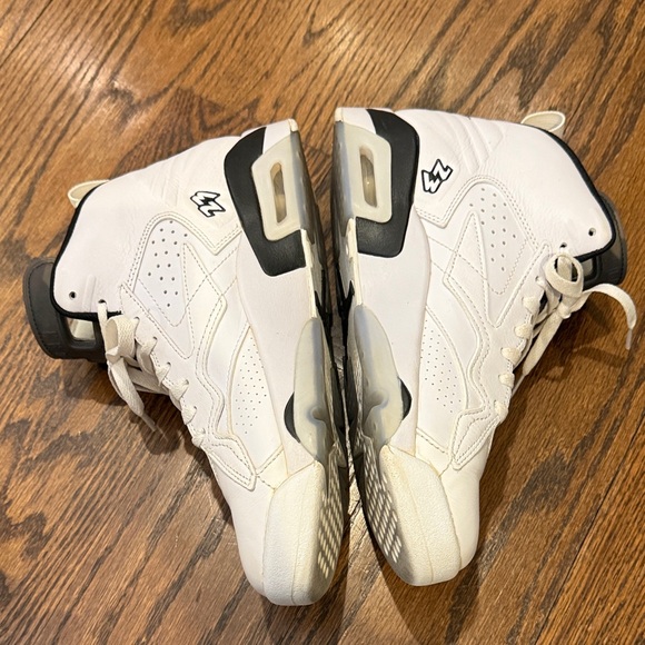 Jordan MVP White and Black Sneakers Size 9.5 - Picture 10 of 16